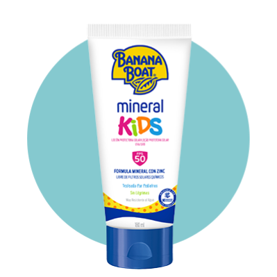 Banana Boat y la fórmula del protector solar Mineral Kids, es ideal para los días de juego en el parque, garantizando la diversión en familia.